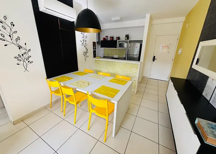 Guarujá condomínio Villa Di fiori AP jasmim